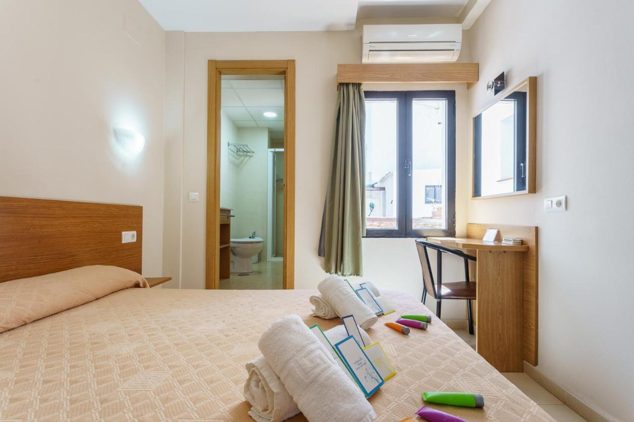 Hostal Costabella Powered By Faro Homes Fuengirola Exterior foto