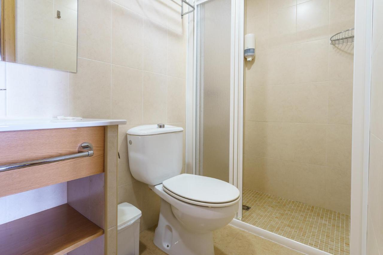 Hostal Costabella Powered By Faro Homes Fuengirola Habitación foto