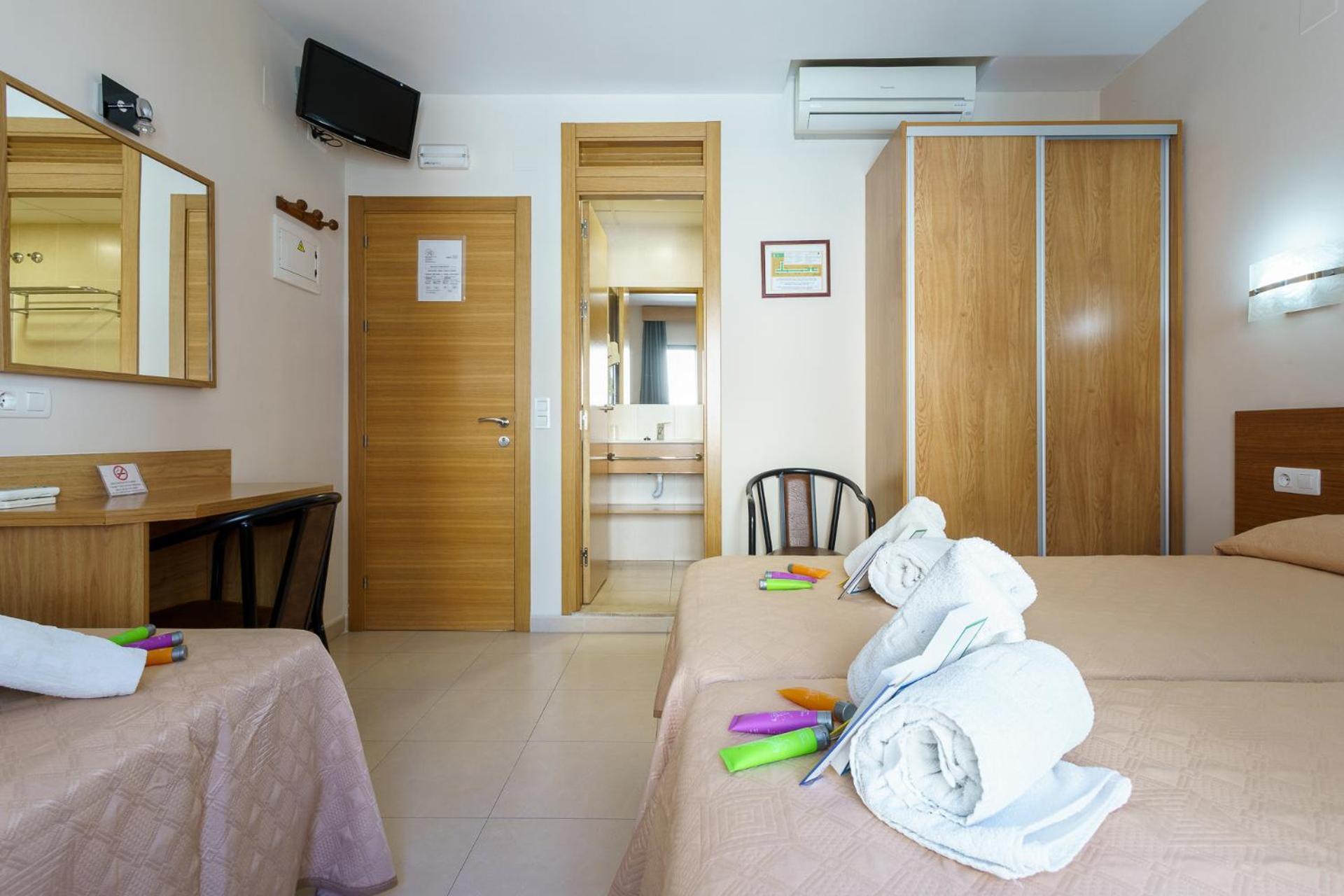 Hostal Costabella Powered By Faro Homes Fuengirola Habitación foto